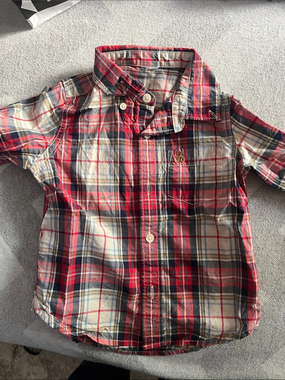 GAP Red Navy Cream Plaid Button-Down Shirt